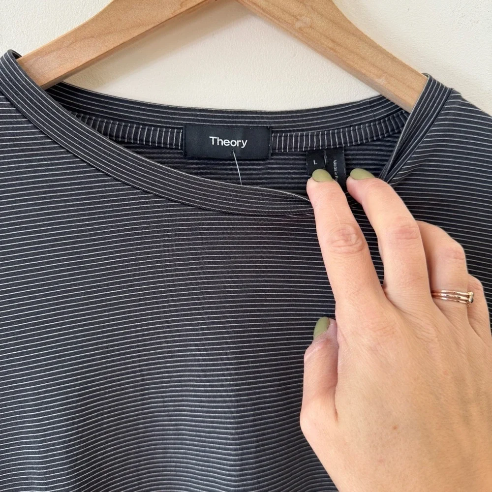 Theory striped tee — size large